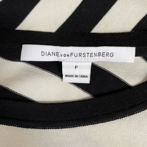 Diane Von Furstenberg long sleeve dress - Picture 3 of 3